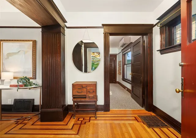 Photo 4 of Single family home for sale at 761 32nd Avenue, Seattle, WA 98122 | MLS# NWM2596819 | Listing updated on 2026-10-23