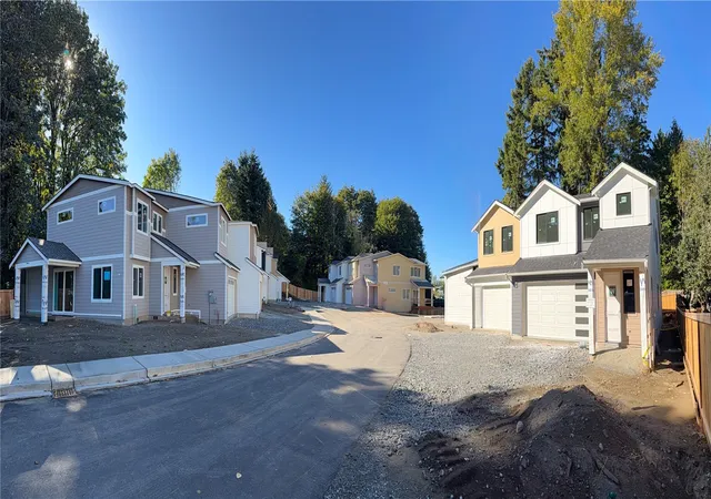 Townhouse for sale at 16841 Brickyard Rd #3B, Bothell, WA 98011 | MLS# NWM2596839