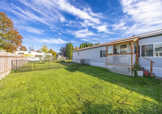 Photo 1 of Manufactured home for sale at 205 Reeds Ln #44, Everson, WA 98247 | MLS# NWM2596855 | Listing updated on 2026-10-25