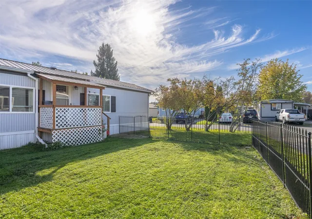 Photo 2 of Manufactured home for sale at 205 Reeds Ln #44, Everson, WA 98247 | MLS# NWM2596855 | Listing updated on 2026-10-25