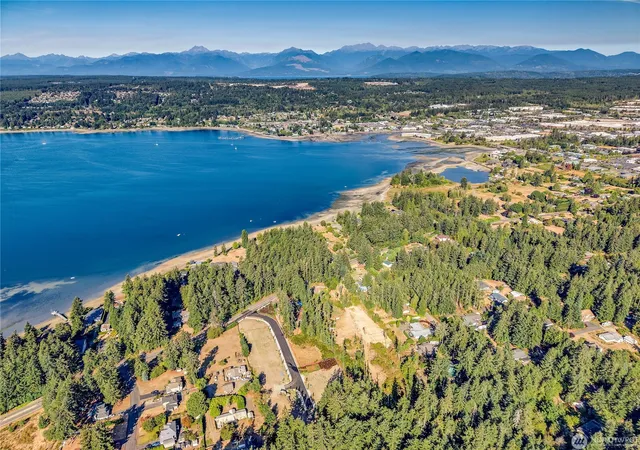 Photo 3 of Single family home for sale at 5 Windham Ln, Bremerton, WA 98311 | MLS# NWM2596865 | Listing updated on 2026-10-23