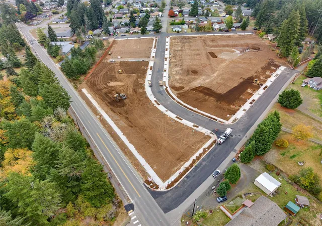 Photo 2 of Single family home for sale at 14 W Roosevelt St, Shelton, WA 98584 | MLS# NWM2596879 | Listing updated on 2026-10-26