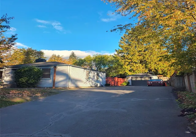 Photo 3 of Single family home for sale at 14818 5th Avenue NE, Shoreline, WA 98155 | MLS# NWM2596886 | Listing updated on 2026-10-23