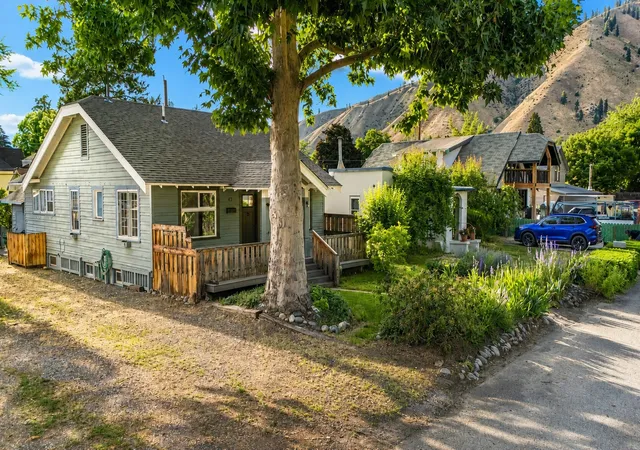 Photo 1 of Single family home for sale at 123 Riverfront Dr, Cashmere, WA 98815 | MLS# NWM2596888 | Listing updated on 2026-10-24