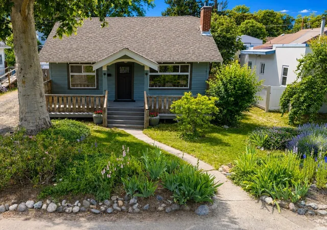 Photo 2 of Single family home for sale at 123 Riverfront Dr, Cashmere, WA 98815 | MLS# NWM2596888 | Listing updated on 2026-10-24