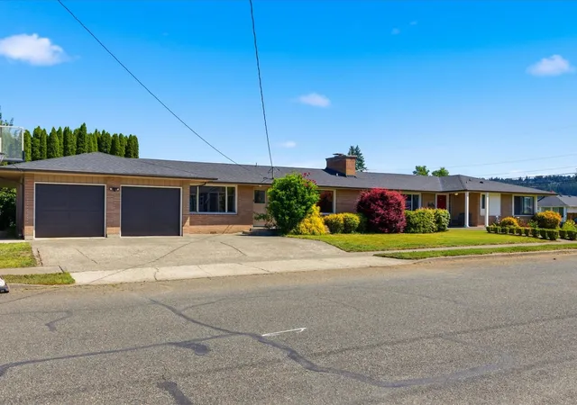 Photo 1 of Single family home for sale at 1417 Maple St, Sumner, WA 98390 | MLS# NWM2596895 | Listing updated on 2026-10-26