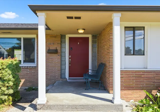 Photo 4 of Single family home for sale at 1417 Maple St, Sumner, WA 98390 | MLS# NWM2596895 | Listing updated on 2026-10-26