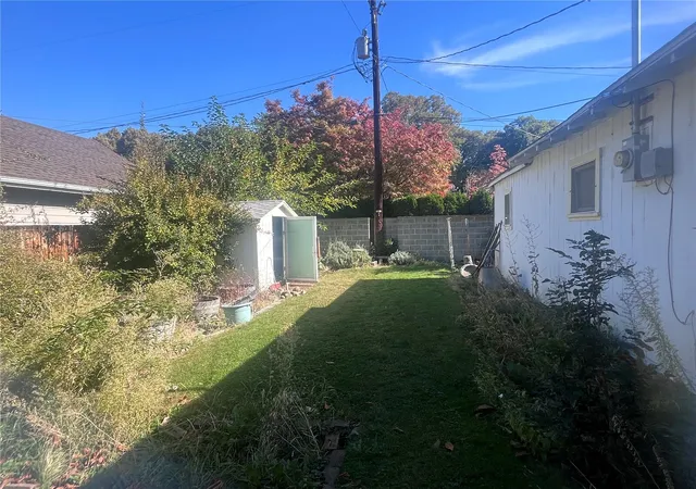 Photo 2 of Single family home for sale at 225 N 23rd Avenue, Yakima, WA 98902 | MLS# NWM2596900 | Listing updated on 2026-10-28