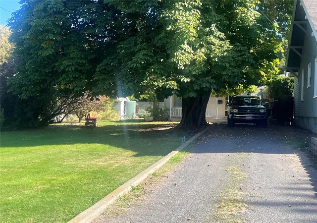Photo 3 of Single family home for sale at 225 N 23rd Avenue, Yakima, WA 98902 | MLS# NWM2596900 | Listing updated on 2026-10-28