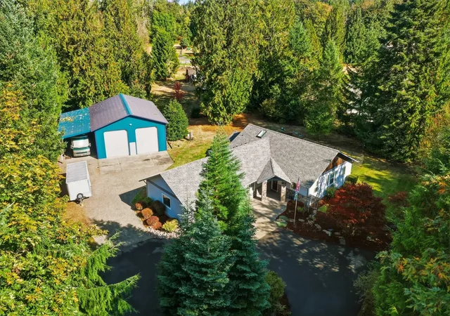 Photo 4 of Single family home for sale at 2702 33rd Trail NE, Olympia, WA 98506 | MLS# NWM2596907 | Listing updated on 2026-10-25