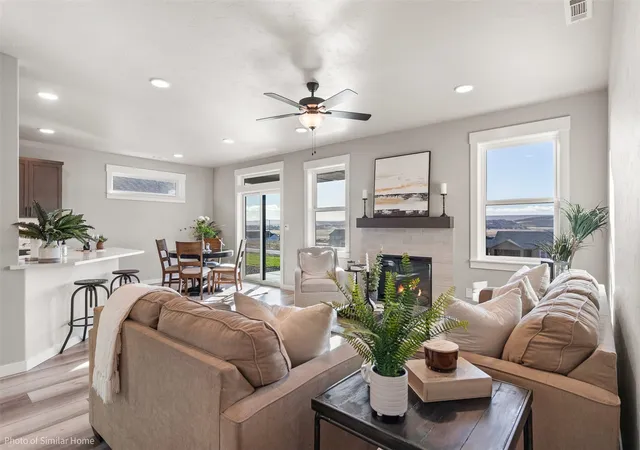 Photo 3 of Single family home for sale at 4345 W Cove Dr, Moses Lake, WA 98837 | MLS# NWM2596908 | Listing updated on 2026-10-22