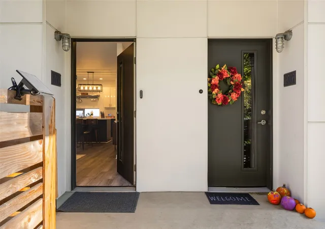 Photo 2 of Townhouse for sale at 8704 42nd Avenue S, Seattle, WA 98118 | MLS# NWM2596925 | Listing updated on 2026-10-23