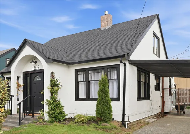 Photo 2 of Single family home for sale at 1302 W 5th Street, Aberdeen, WA 98520 | MLS# NWM2596934 | Listing updated on 2026-10-23