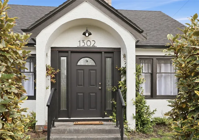 Photo 3 of Single family home for sale at 1302 W 5th Street, Aberdeen, WA 98520 | MLS# NWM2596934 | Listing updated on 2026-10-23