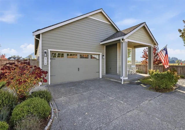 Photo 2 of Single family home for sale at 810 Riley Dr E, Enumclaw, WA 98022 | MLS# NWM2596935 | Listing updated on 2026-10-22
