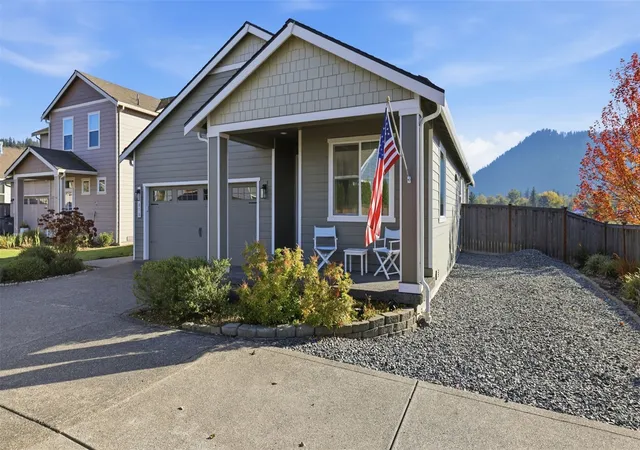Photo 3 of Single family home for sale at 810 Riley Dr E, Enumclaw, WA 98022 | MLS# NWM2596935 | Listing updated on 2026-10-22