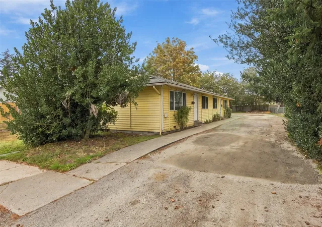 Single family home for sale at 1108 B St SE, Auburn, WA 98002 | MLS# NWM2596965