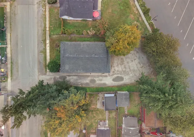 Photo 3 of Single family home for sale at 1108 B St SE, Auburn, WA 98002 | MLS# NWM2596965 | Listing updated on 2026-10-22