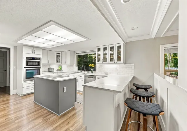 Photo 3 of Single family home for sale at 6221 88th Avenue W, University Place, WA 98467 | MLS# NWM2596968 | Listing updated on 2026-10-28