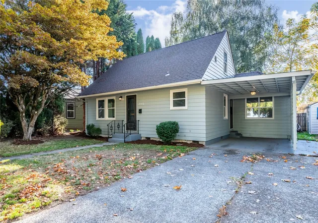 Single family home for sale at 2915 Louisiana St, Longview, WA 98632 | MLS# NWM2596972
