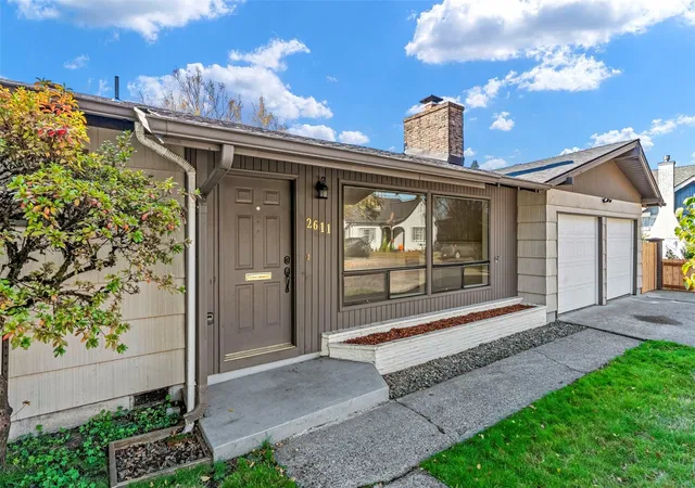 Photo 2 of Single family home for sale at 2611 Fir St, Longview, WA 98632 | MLS# NWM2596984 | Listing updated on 2026-10-23