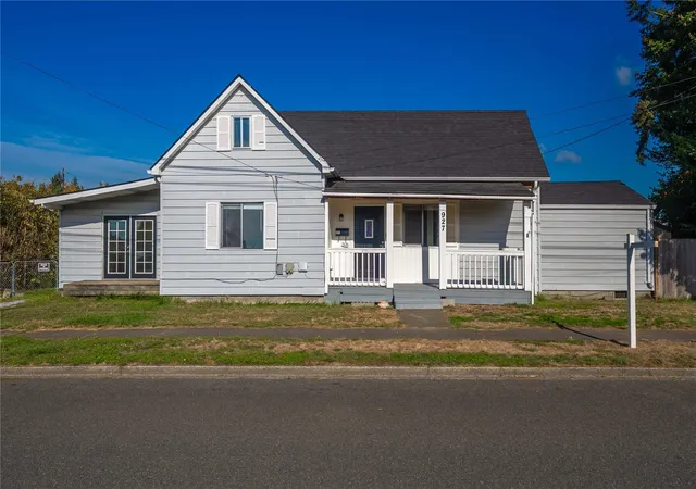 Single family home for sale at 927 3rd Avenue NW, Puyallup, WA 98371 | MLS# NWM2596999