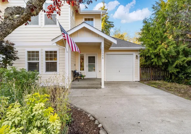 Photo 1 of Townhouse for sale at 10648 Ne Kingston Meadow, Kingston, WA 98346 | MLS# NWM2597012 | Listing updated on 2026-10-23