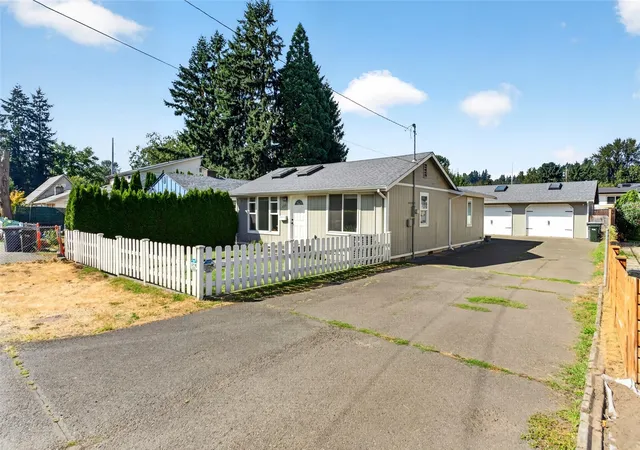 Photo 1 of Single family home for sale at 435 Harrison St, Sumner, WA 98390 | MLS# NWM2597015 | Listing updated on 2026-10-22
