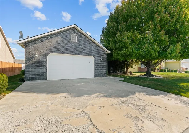 Photo 2 of Single family home for sale at 705 S 87th Avenue, Yakima, WA 98908 | MLS# NWM2597019 | Listing updated on 2026-10-23
