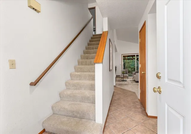 Photo 4 of Townhouse for sale at 3410 134th Place SW #B, Lynnwood, WA 98087 | MLS# NWM2597022 | Listing updated on 2026-10-26