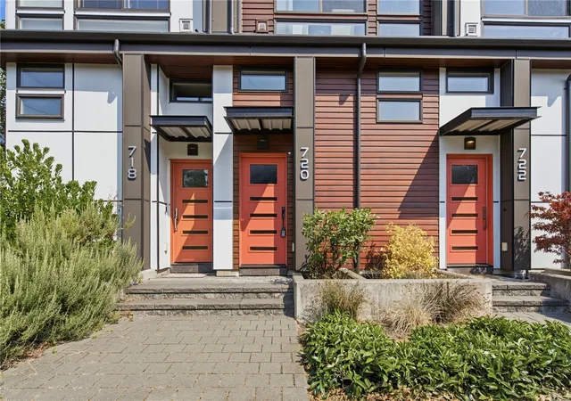 Photo 3 of Townhouse for sale at 720 N 43rd Street, Seattle, WA 98103 | MLS# NWM2597023 | Listing updated on 2026-10-23