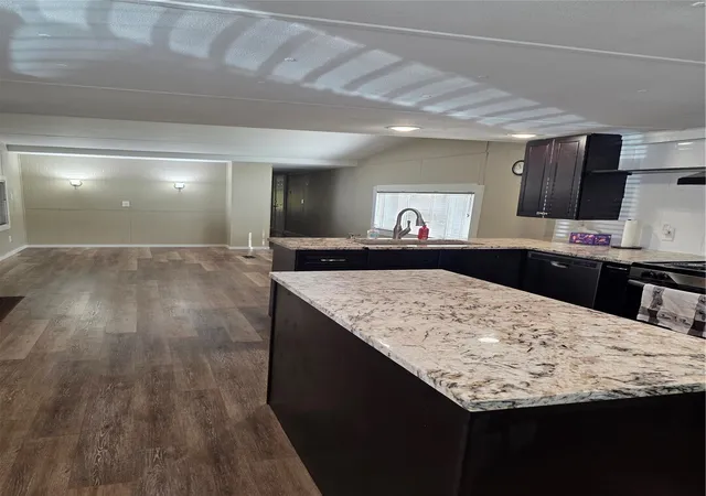 Photo 3 of Manufactured home for sale at 21201 Ne 58th Street #4, Vancouver, WA 98682 | MLS# NWM2597035 | Listing updated on 2026-10-22