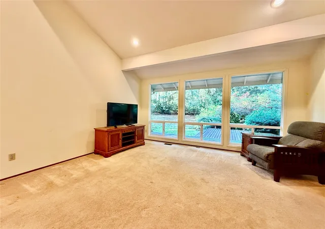 Photo 4 of Single family home for sale at 17514 164th Avenue NE, Woodinville, WA 98072 | MLS# NWM2597038 | Listing updated on 2026-10-23