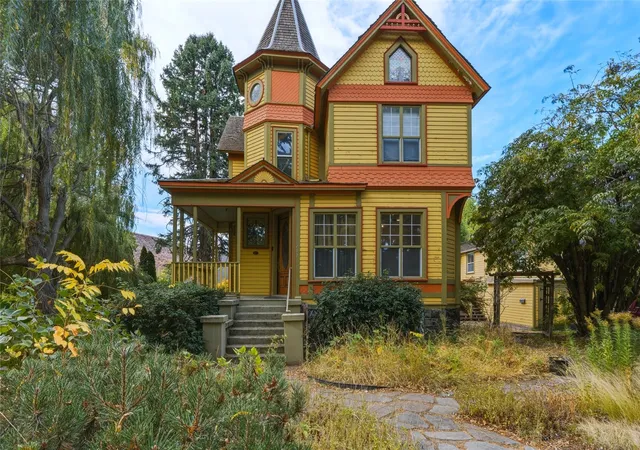 Photo 2 of Single family home for sale at 212 S 2nd Street, Dayton, WA 99328 | MLS# NWM2597052 | Listing updated on 2026-10-22