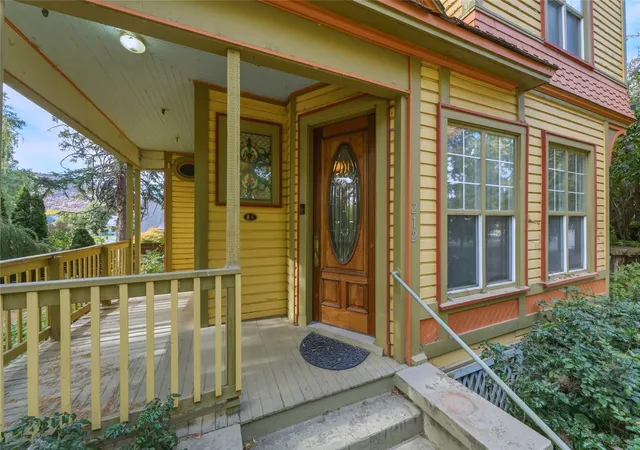 Photo 3 of Single family home for sale at 212 S 2nd Street, Dayton, WA 99328 | MLS# NWM2597052 | Listing updated on 2026-10-22