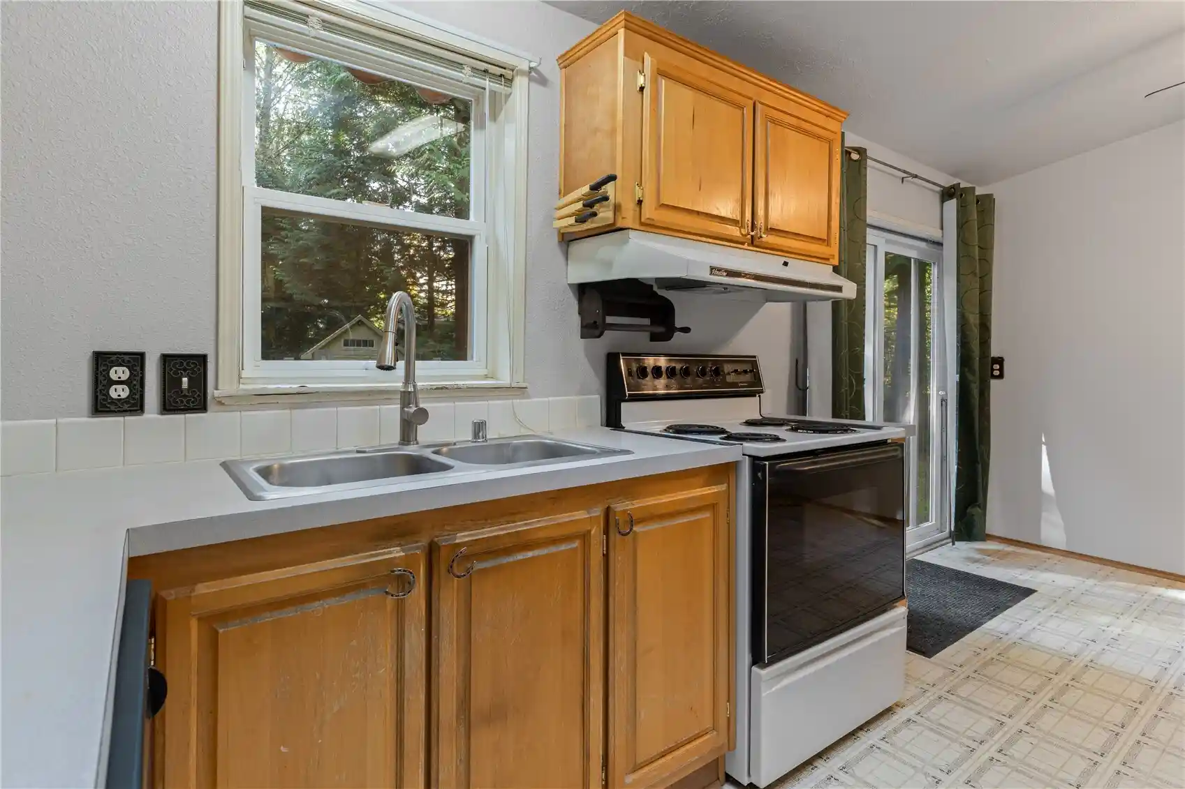 Photo 3 of Manufactured home for sale at 7896 Carson Rd, Blaine, WA 98230 | MLS# NWM2597070 | Listing updated on 2026-10-24