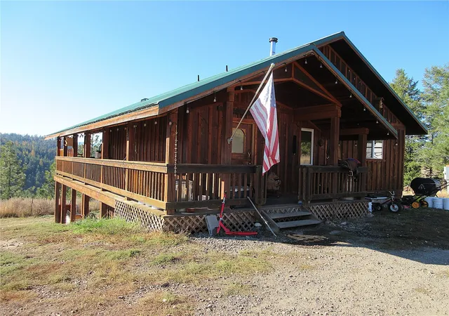 Photo 2 of Single family home for sale at 57 Two Sisters Way, Curlew, WA 99118 | MLS# NWM2597074 | Listing updated on 2026-10-22