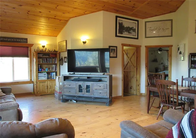 Photo 4 of Single family home for sale at 57 Two Sisters Way, Curlew, WA 99118 | MLS# NWM2597074 | Listing updated on 2026-10-22