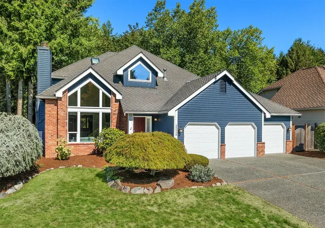 Single family home for sale at 26038 SE 38th Street, Sammamish, WA 98029 | MLS# NWM2597079