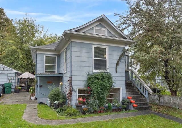 Single family home for sale at 3852 Courtland Pl S, Seattle, WA 98118 | MLS# NWM2597080