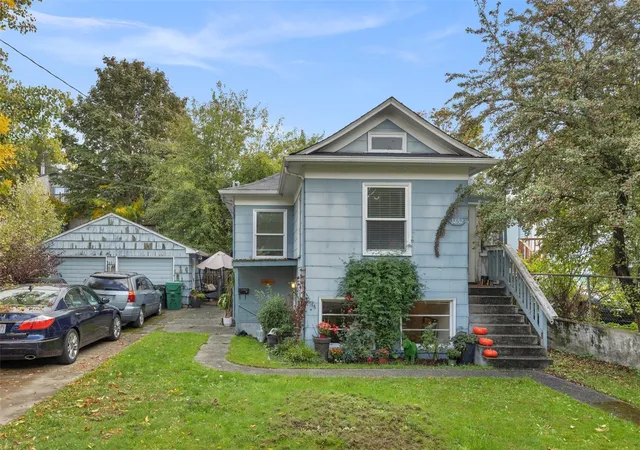 Photo 2 of Single family home for sale at 3852 Courtland Pl S, Seattle, WA 98118 | MLS# NWM2597080 | Listing updated on 2026-10-22
