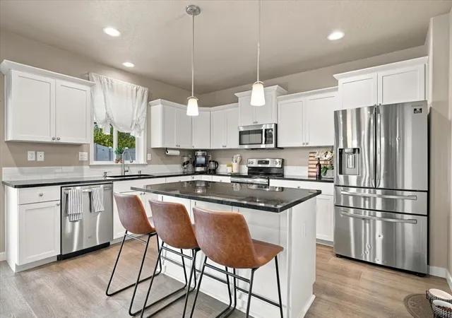 Photo 4 of Single family home for sale at 3813 Road 80, Pasco, WA 99301 | MLS# NWM2597101 | Listing updated on 2026-10-22