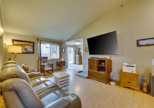 Photo 3 of Single family home for sale at 19223 Vista Dr, Arlington, WA 98223 | MLS# NWM2597106 | Listing updated on 2026-10-24