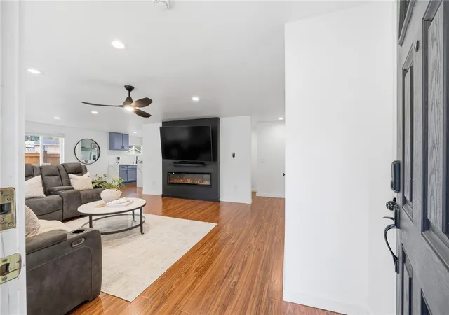 Photo 4 of Single family home for sale at 29708 32nd Place S, Auburn, WA 98001 | MLS# NWM2597122 | Listing updated on 2026-10-26