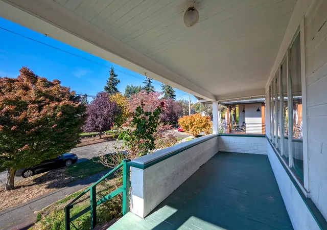 Photo 4 of Single family home for sale at 5818 7th Avenue NW, Seattle, WA 98107 | MLS# NWM2597124 | Listing updated on 2026-10-24