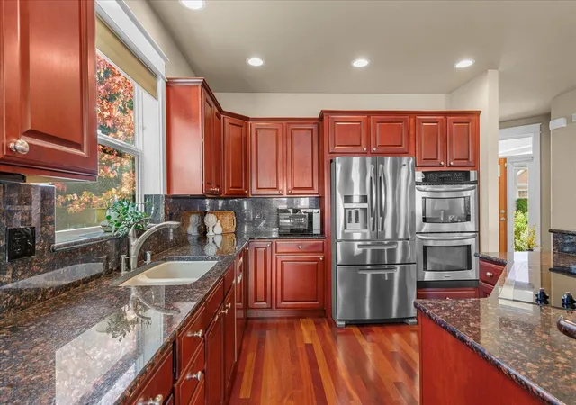 Photo 3 of Single family home for sale at 7274 Rosemount Cir, Tacoma, WA 98465 | MLS# NWM2597129 | Listing updated on 2026-10-23