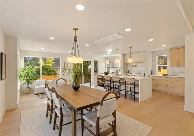 Photo 4 of Single family home for sale at 1441 Madrona Dr, Seattle, WA 98122 | MLS# NWM2597152 | Listing updated on 2026-10-26