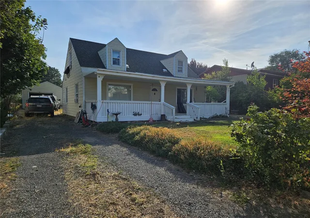 Photo 3 of Single family home for sale at 465 3rd Avenue SW, Ephrata, WA 98823 | MLS# NWM2597158 | Listing updated on 2026-10-23