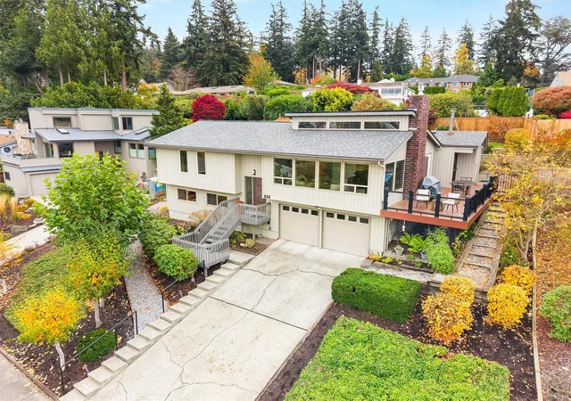 Photo 3 of Single family home for sale at 222 Bayside Rd, Bellingham, WA 98225 | MLS# NWM2597167 | Listing updated on 2026-10-27