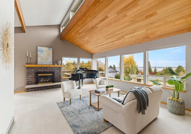 Photo 3 of Single family home for sale at 222 Bayside Rd, Bellingham, WA 98225 | MLS# NWM2597167 | Listing updated on 2026-10-27